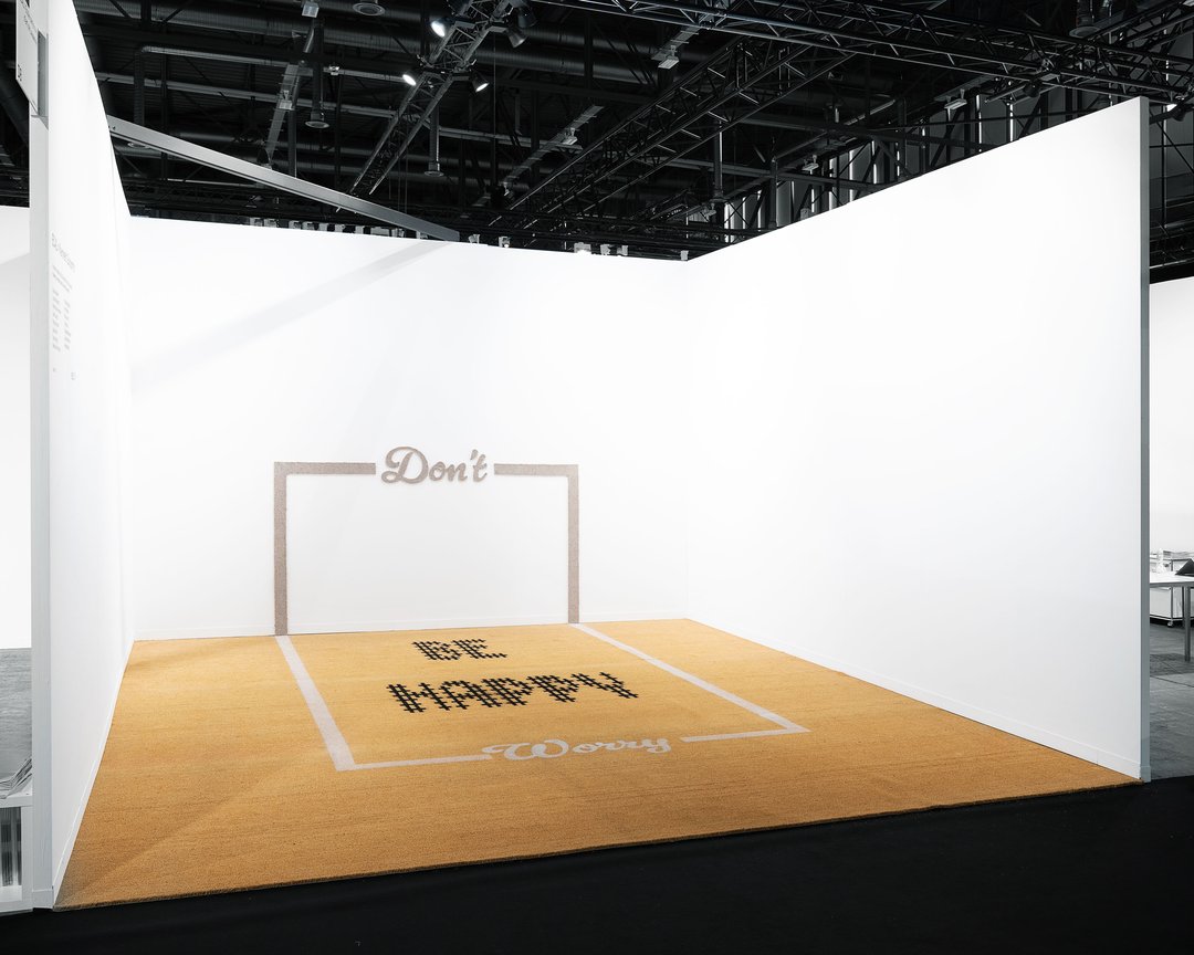 DON'T BE HAPPY, WORRY - ecal students x Kenneth Goldsmith
