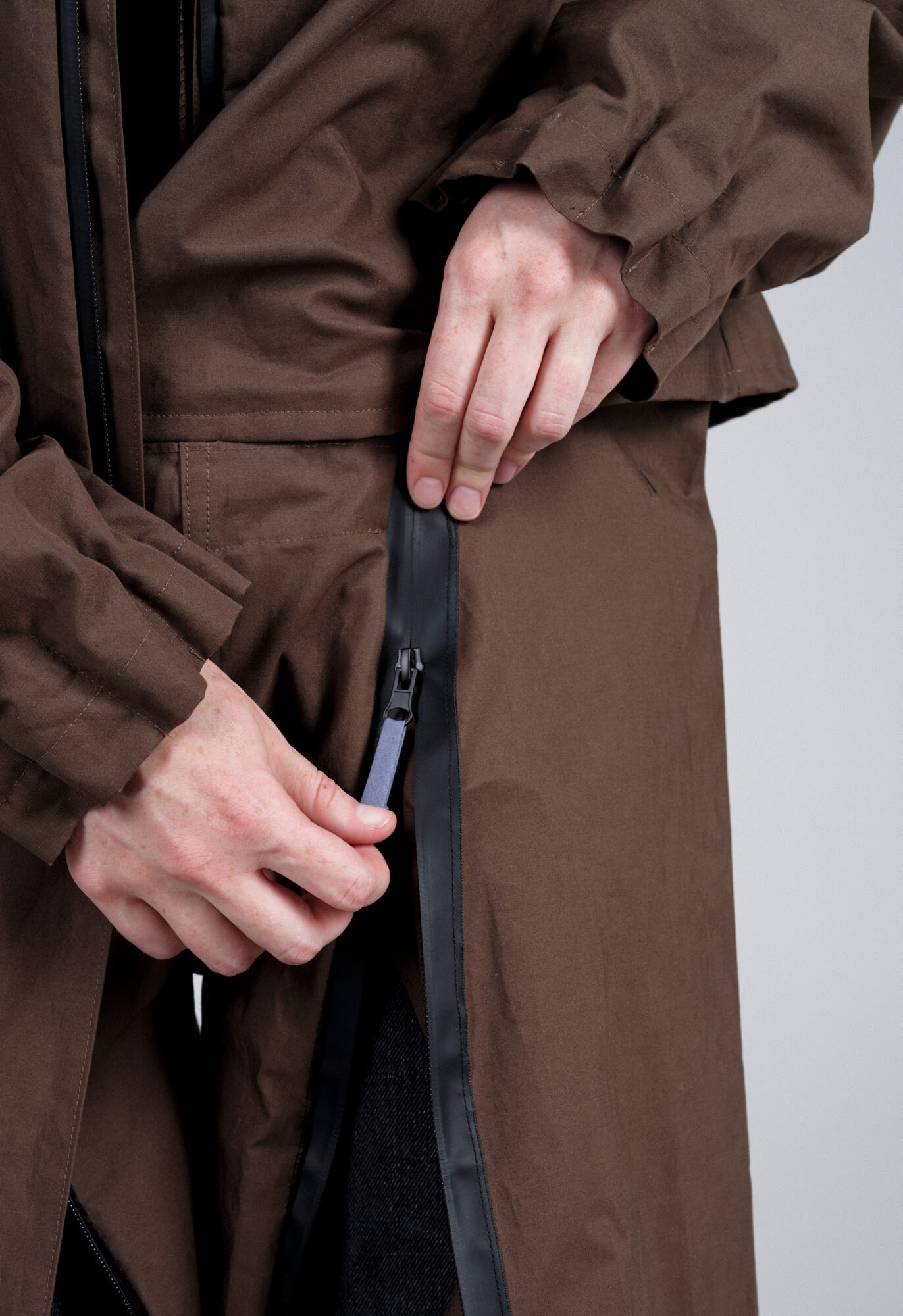 abril_zipper_compressed.jpeg