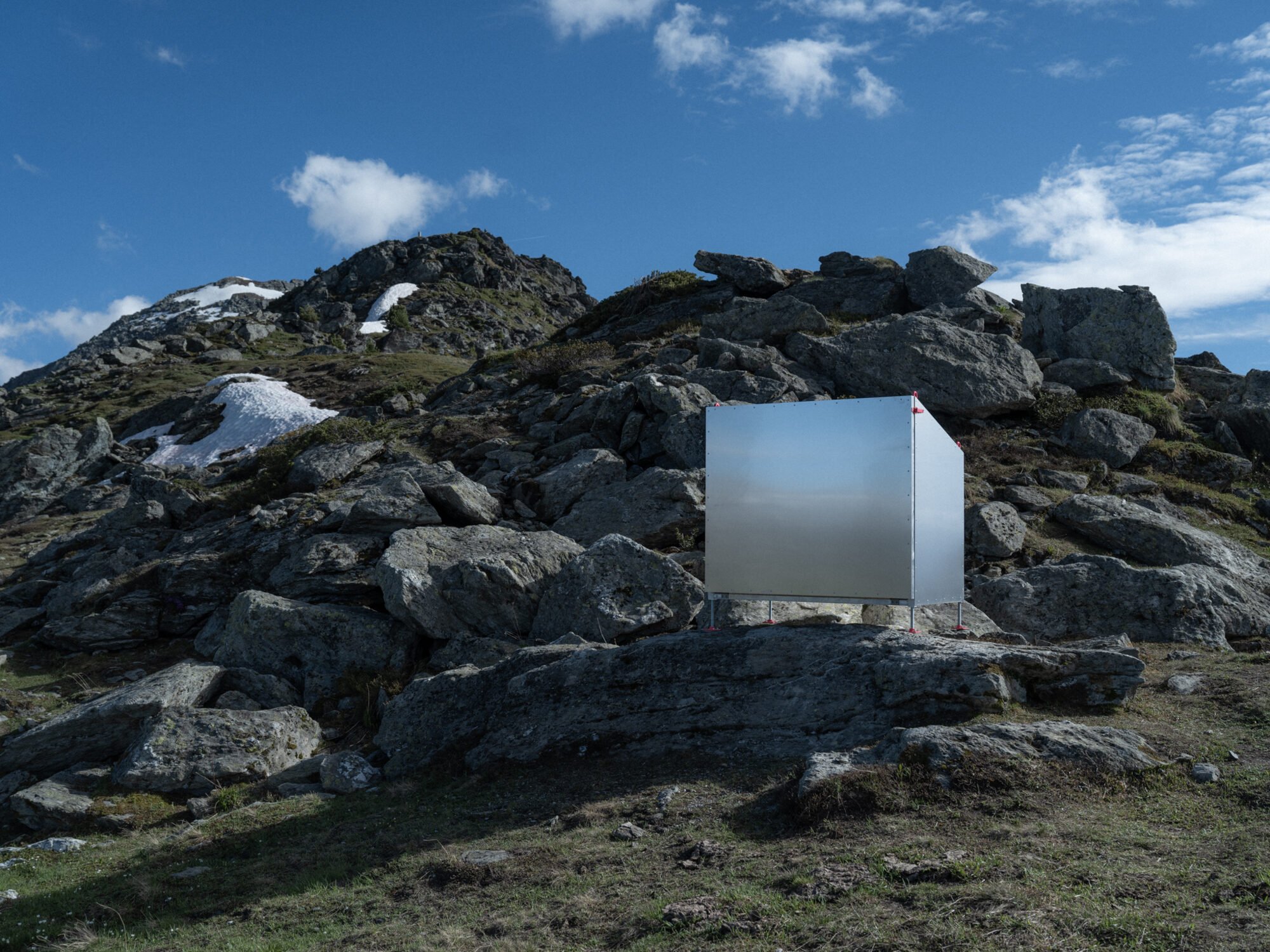 Latzoum_ECAL_jonasmeynet2_compressed.jpeg