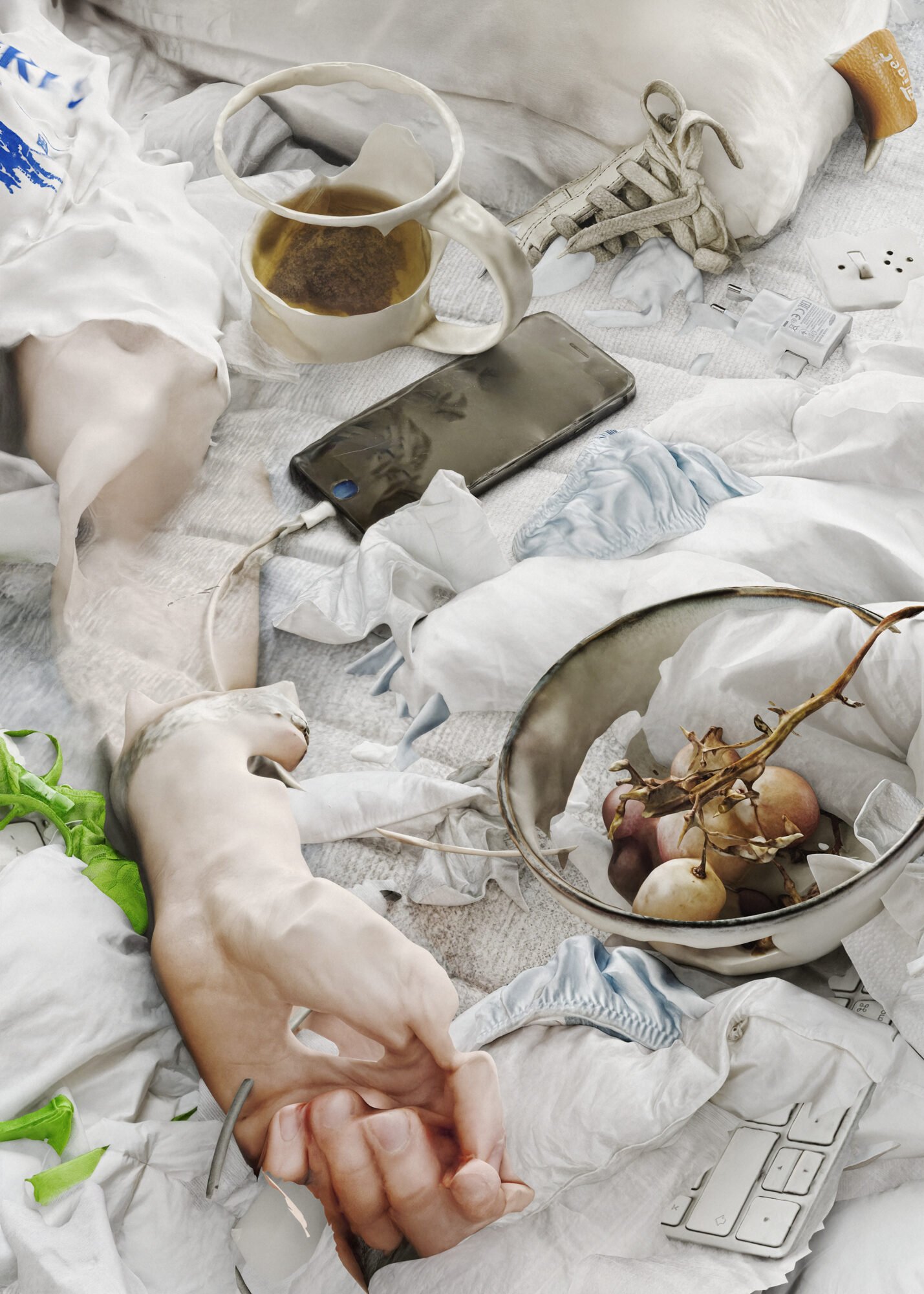 ThroughMyHandsBrokenintoFingers_ECAL_ElisaHampe_2_compressed.jpeg