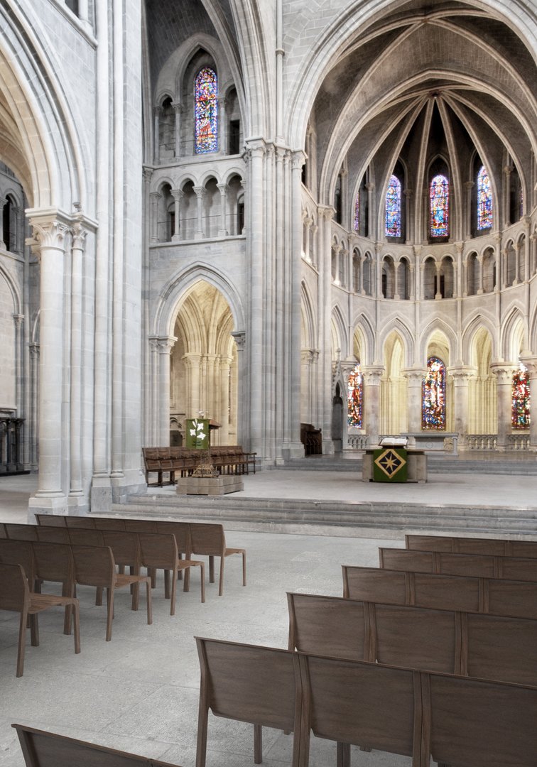 Chaises pour la cathédrale