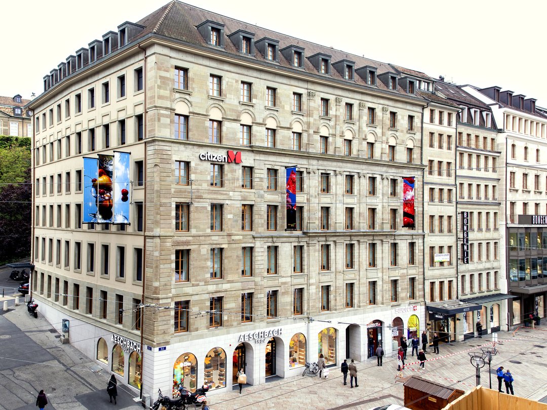 citizenM commission