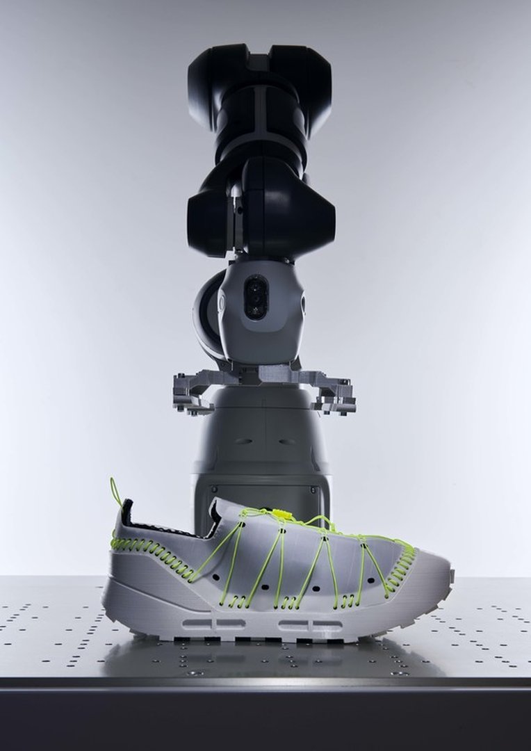 Maxwell Ashford – RUEI-01 - Robotically Recyclable Shoe. In collaboration with ABB.