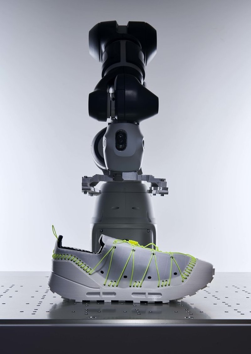 Maxwell Ashford – RUEI-01 - Robotically Recyclable Shoe. In collaboration with ABB.