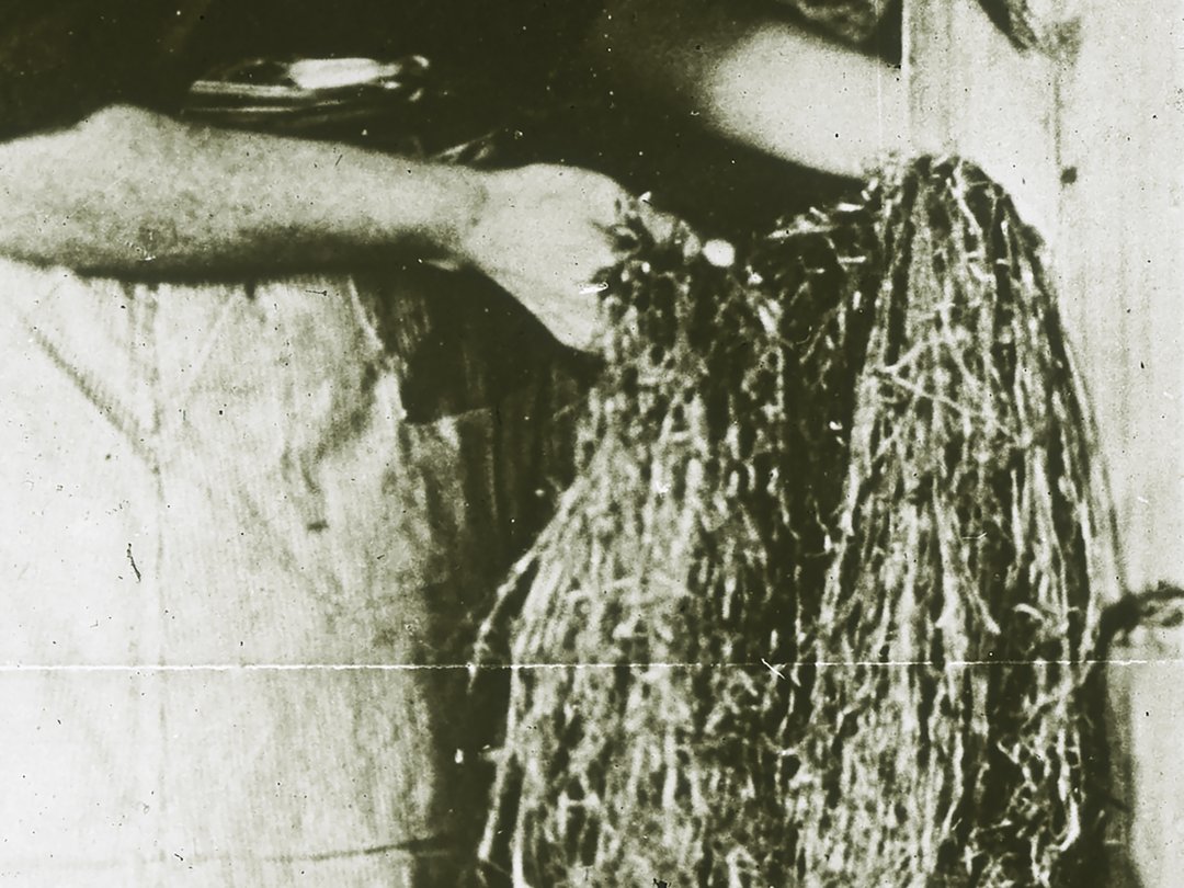 Dominique Bartels – The Threads That Hold the Earth Together